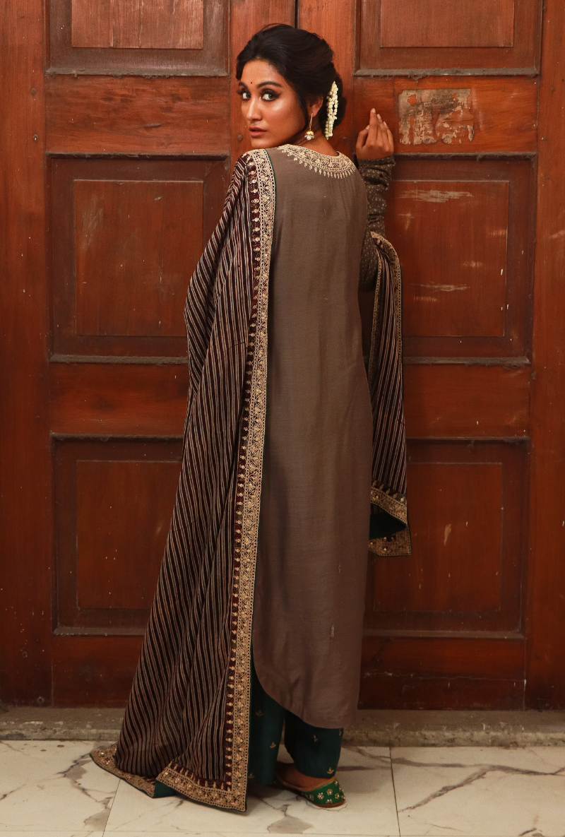 Gudiya Earth Grey Kurta Set