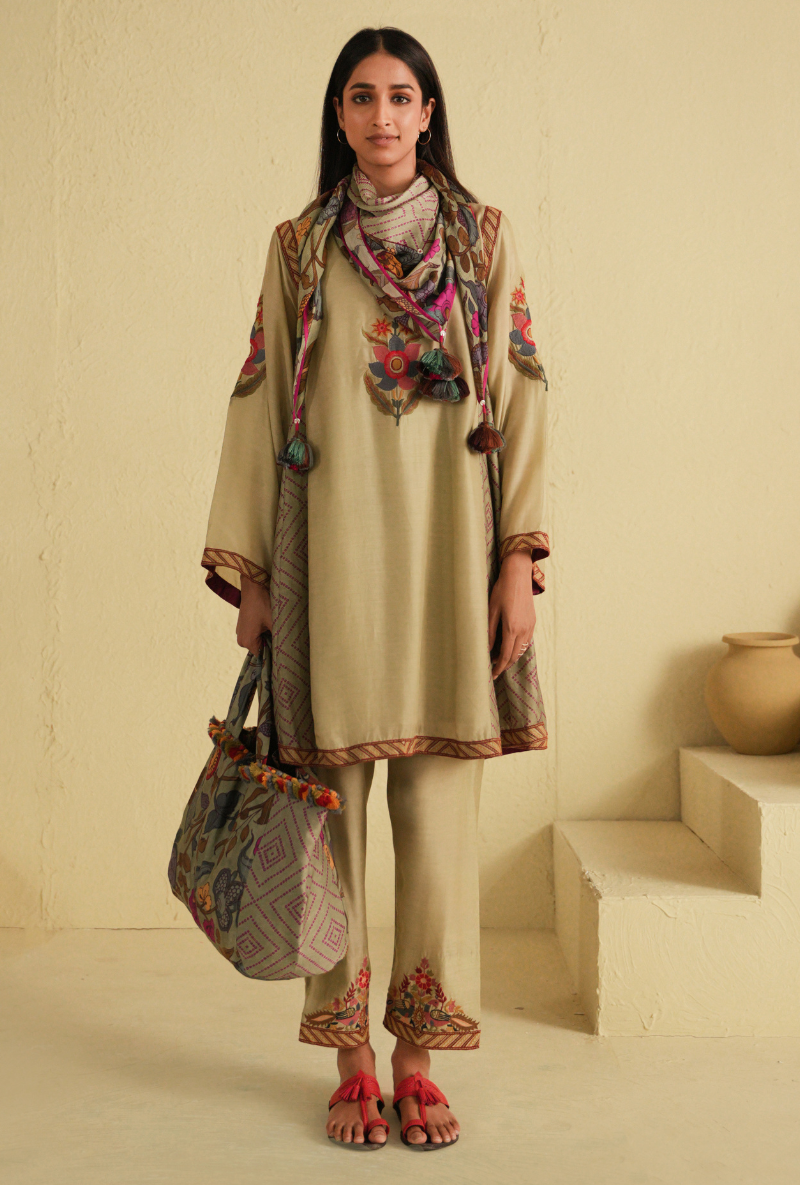 Rangreza Side Gathered Dull Green Kurta Set