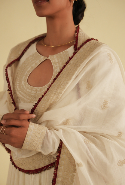 Rangreza Ivory Chanderi Silk Kurta Set With allover Butis Dupatta