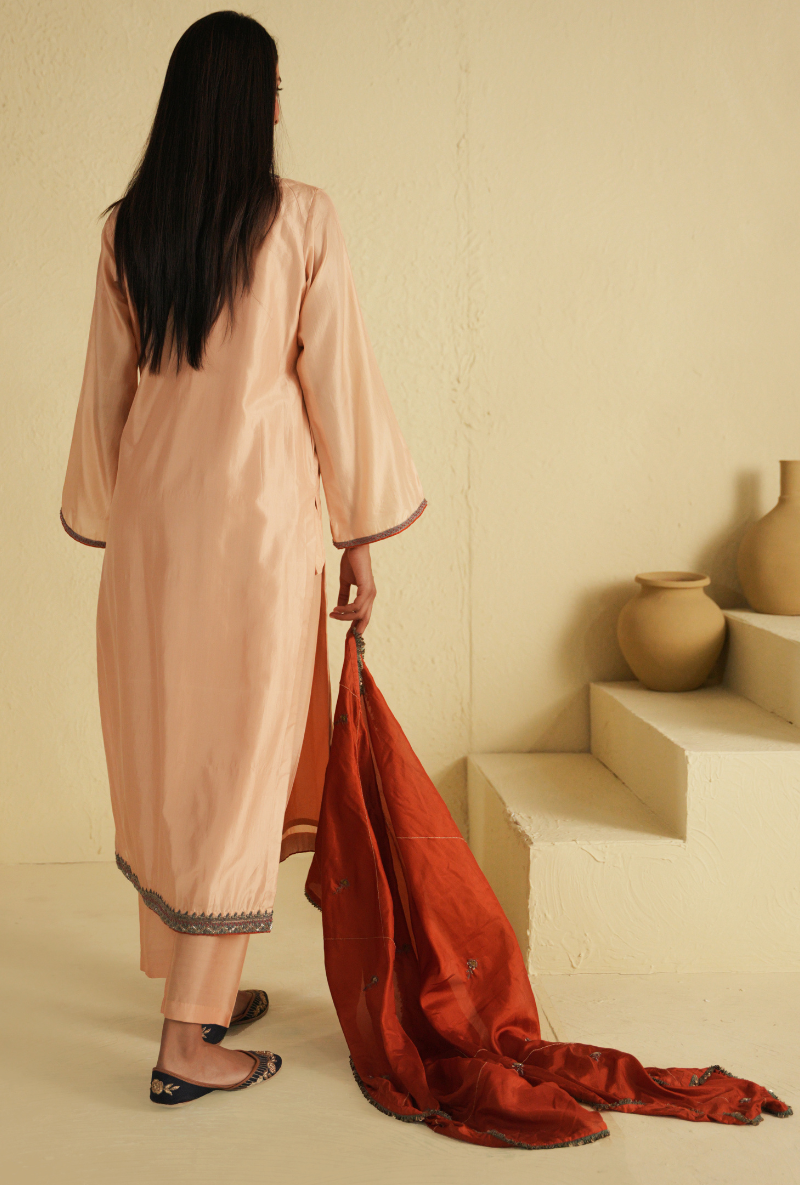 Rangreza Spanish Villa Straight Cut Kurta Set With Apricot Brandy Dupatta