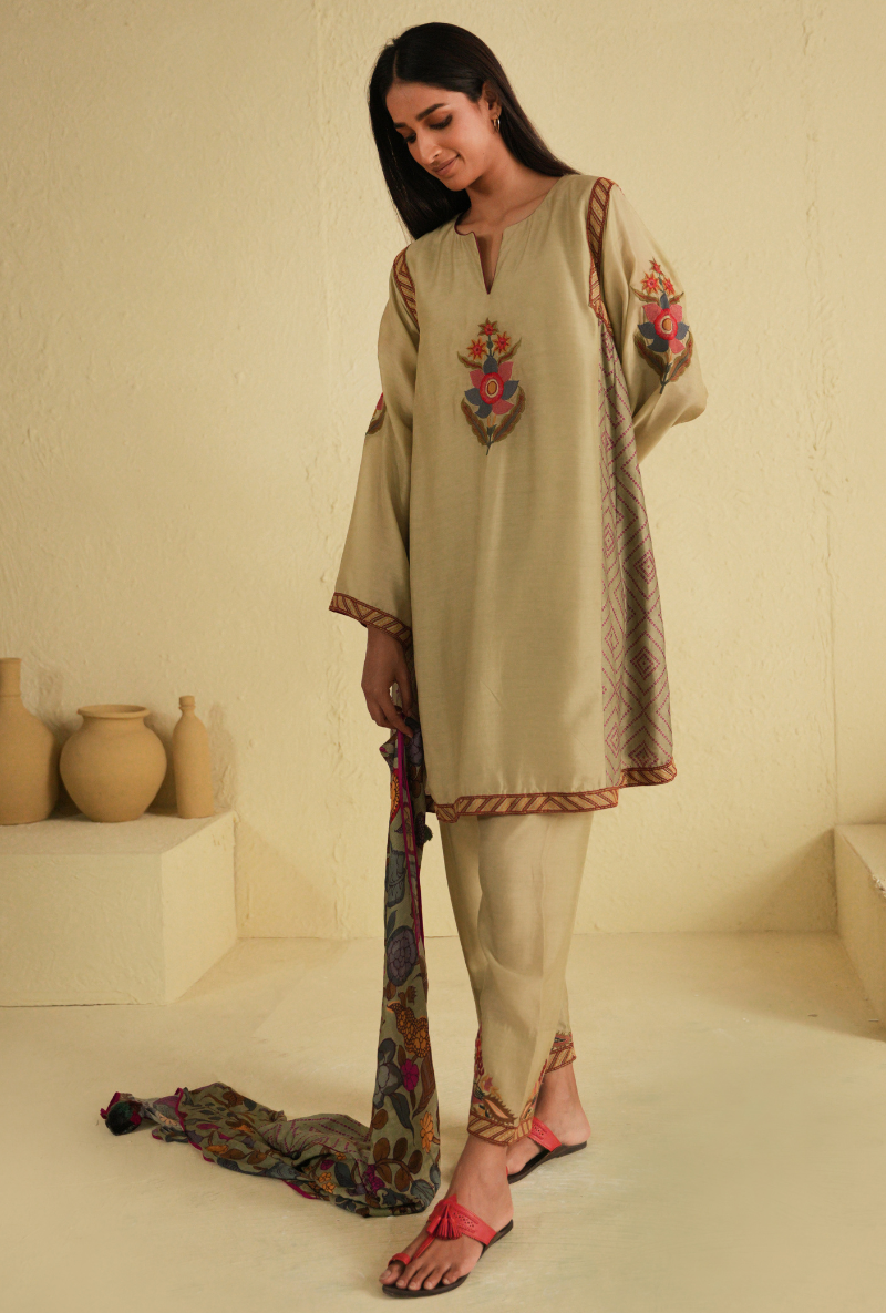 Rangreza Side Gathered Dull Green Kurta Set