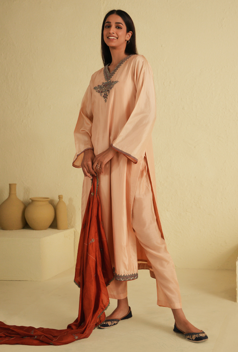 Rangreza Spanish Villa Straight Cut Kurta Set With Apricot Brandy Dupatta