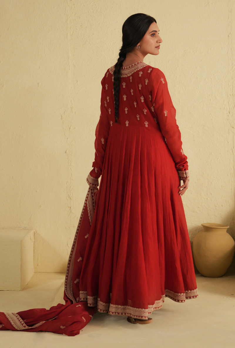 Rangreza Tomato Red Silk Chanderi Kaldiar Kurta Set With Allover Butis Dupatta