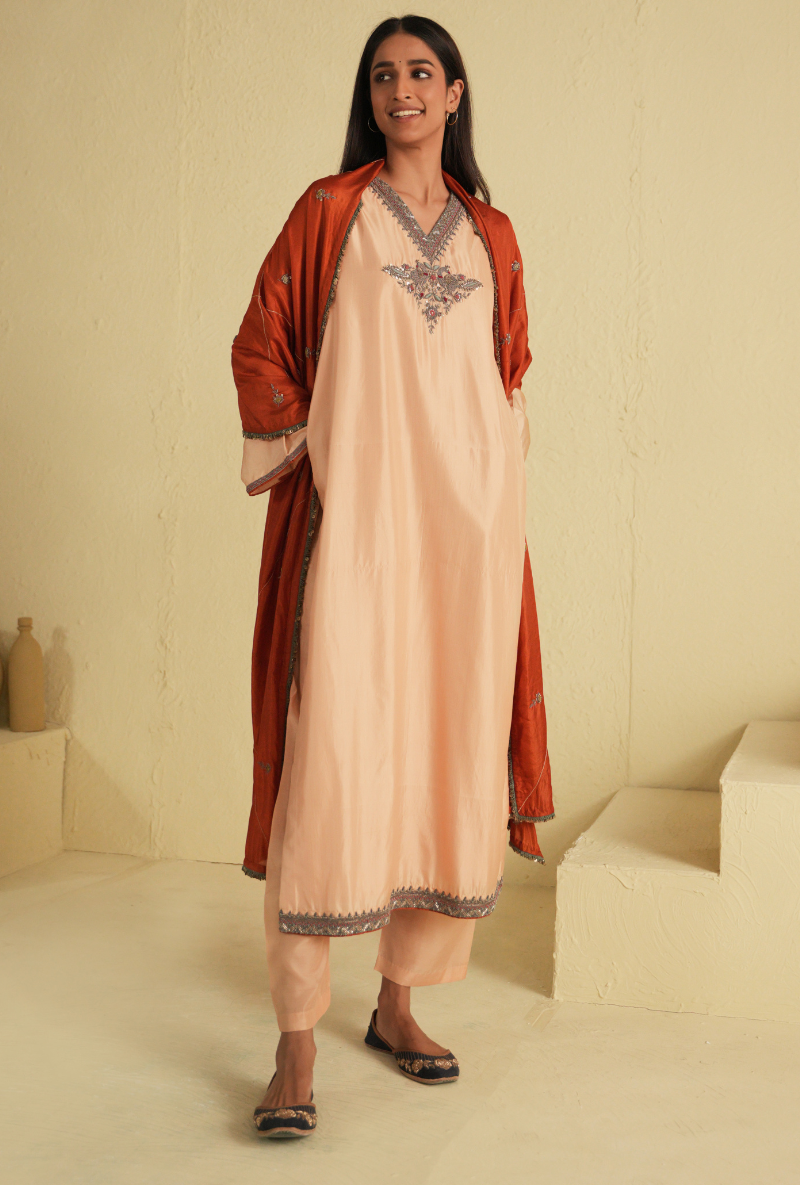 Rangreza Spanish Villa Straight Cut Kurta Set With Apricot Brandy Dupatta