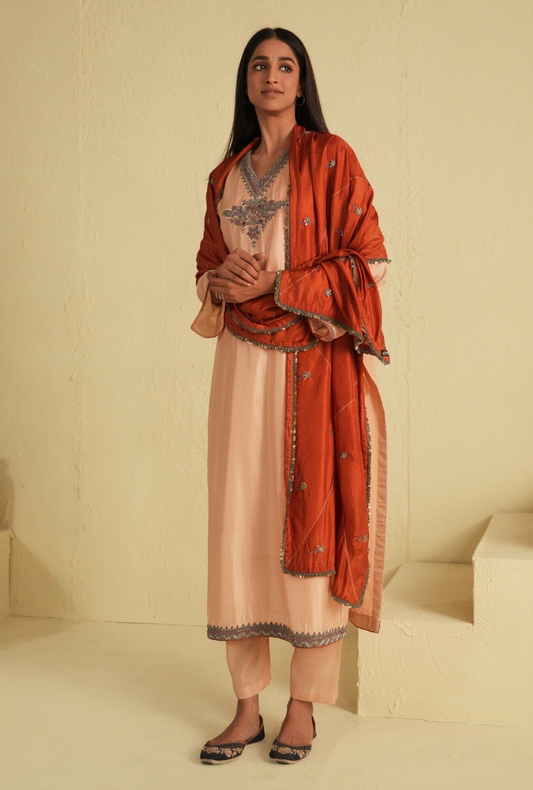 Rangreza Spanish Villa Straight Cut Kurta Set With Apricot Brandy Dupatta