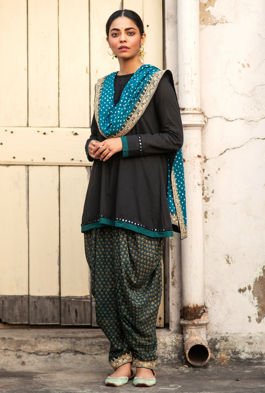 Sakhi Kurti With Dhoti Pant Set