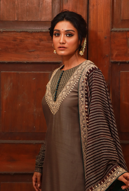 Gudiya Earth Grey Kurta Set