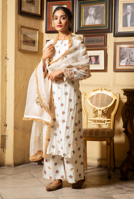 Hasti White Flower Kurta Set