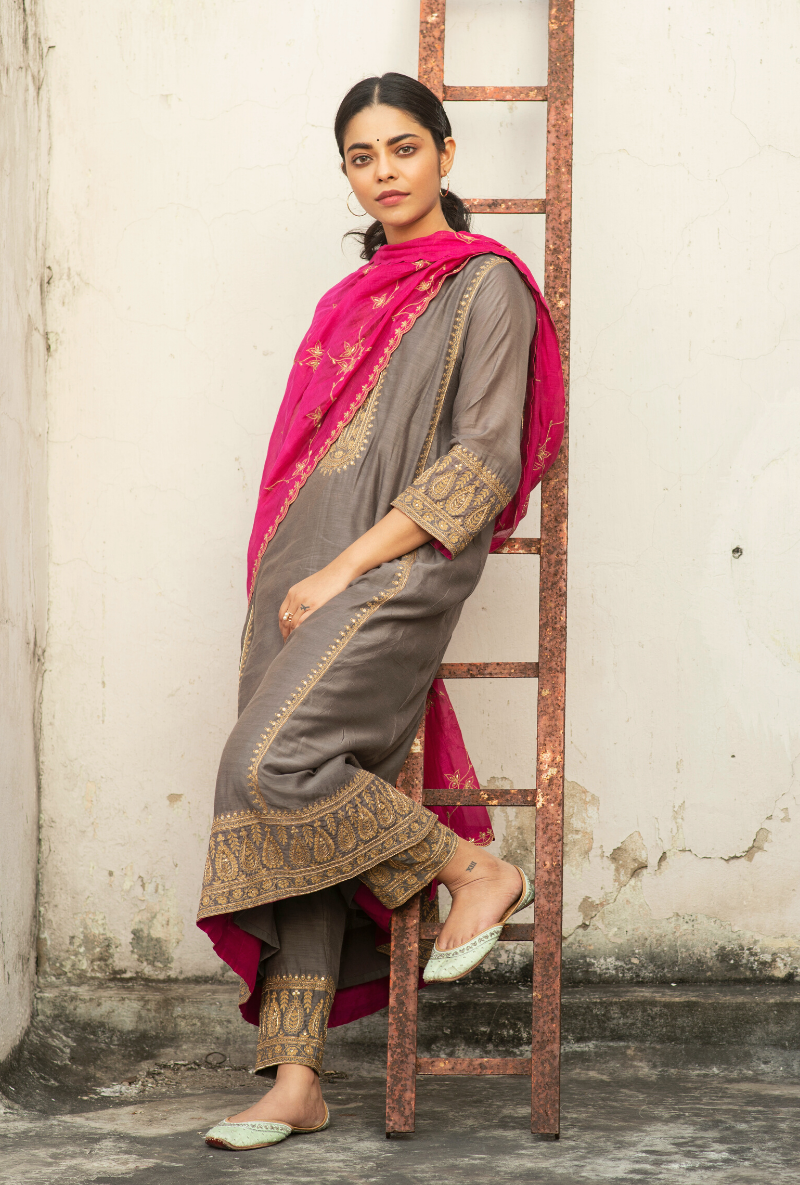 Sakhi Grey & Pink Chogha Set