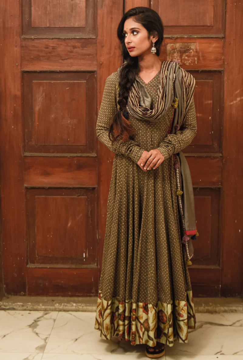 Earth Grey Kalidar Angarakha Set