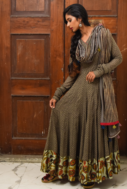 Earth Grey Kalidar Angarakha Set
