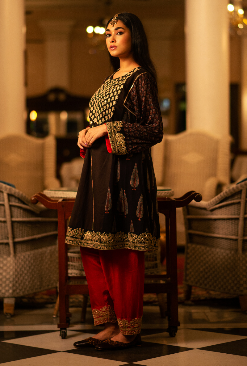 Hasti Red Chogha Set