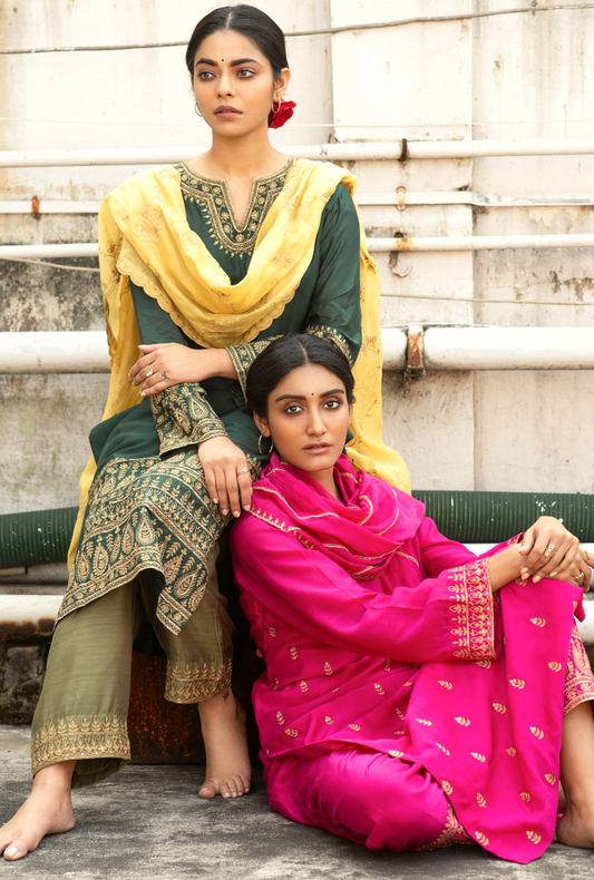 Sakhi Evergreen Kurta Set