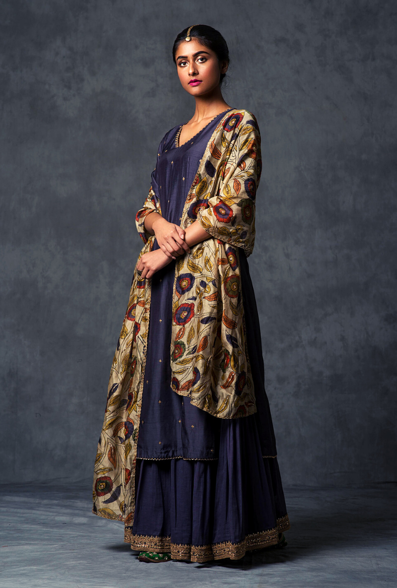 Chandni Dark Grey Kurta With Ivory Dupatta