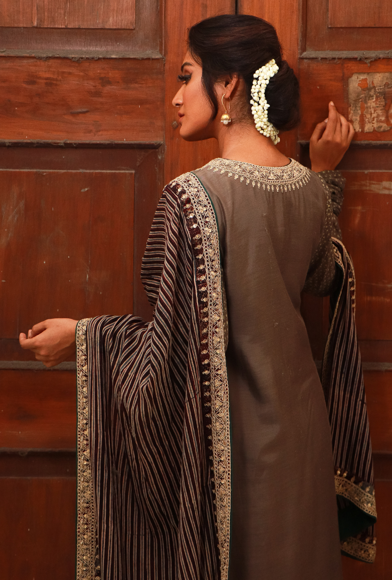 Gudiya Earth Grey Kurta Set