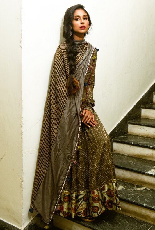Earth Grey Kalidar Angarakha Set
