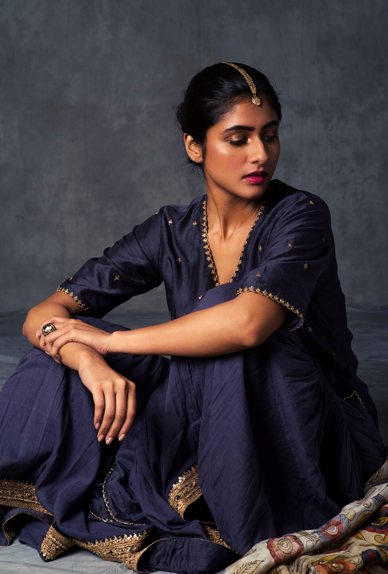 Chandni Dark Grey Kurta With Ivory Dupatta