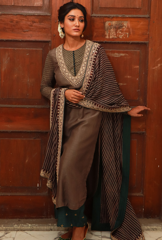 Gudiya Earth Grey Kurta Set