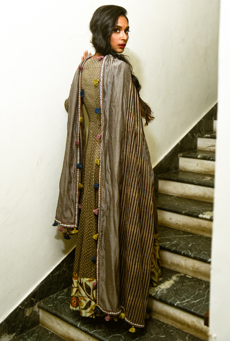 Earth Grey Kalidar Angarakha Set