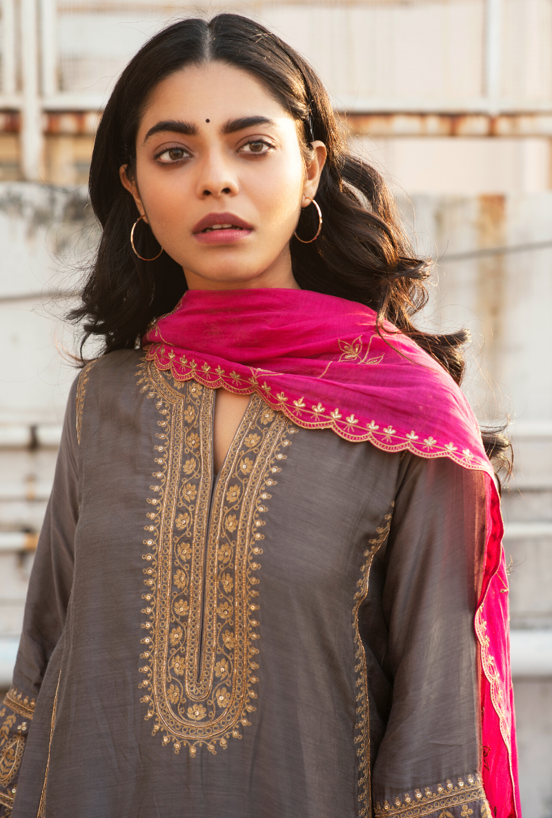 Sakhi Grey & Pink Chogha Set