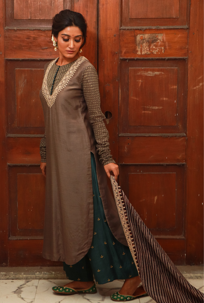 Gudiya Earth Grey Kurta Set