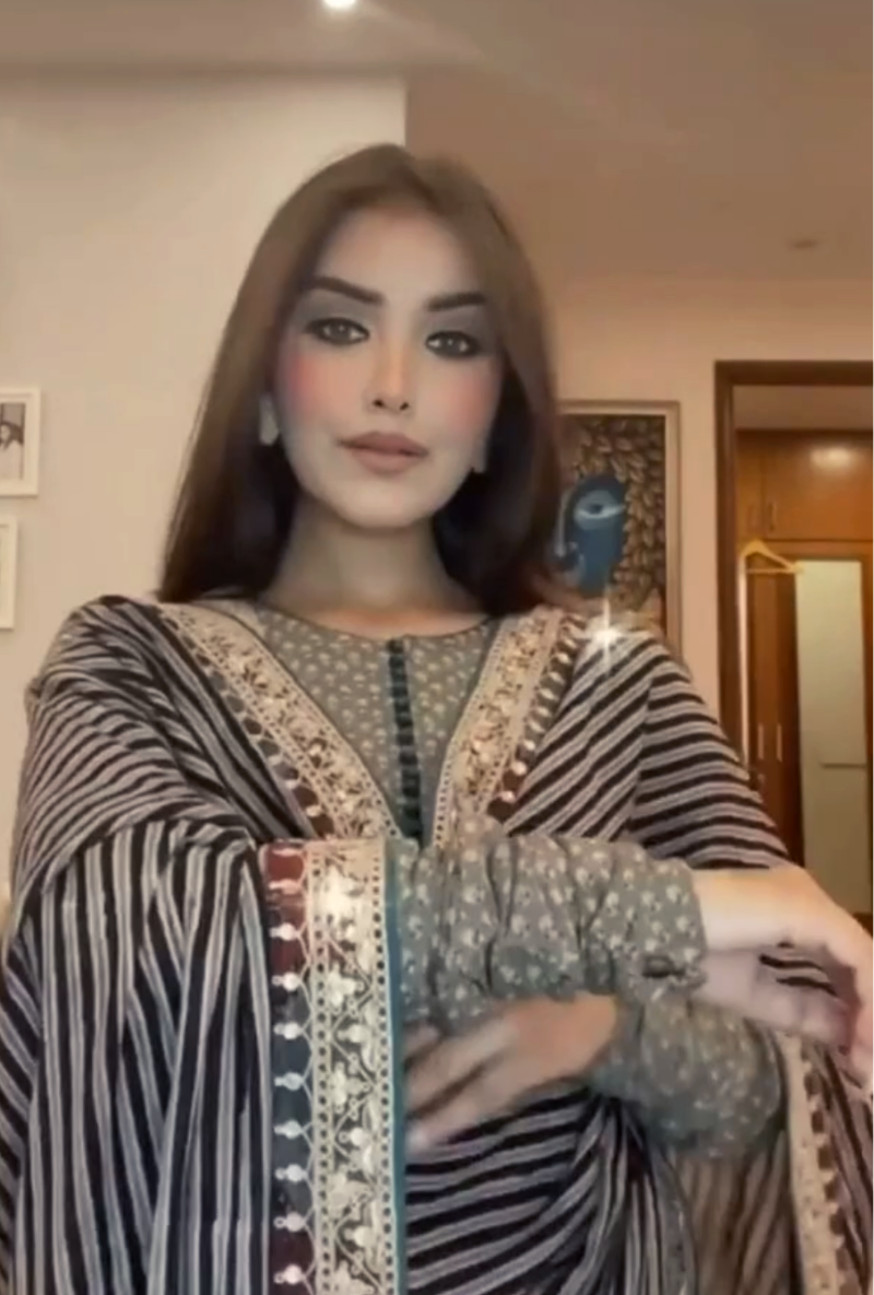 Shivani Girdhar In Gudiya Earth Grey Kurta Set