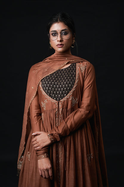 Hawayein Hazelnut Ruching Kurta Set