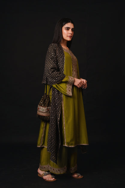 Hawayein Pine Side Gather A-Line Kurta Set